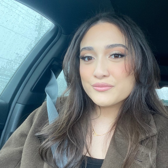 Meet your Posher, Dani - Picture 1 of 1